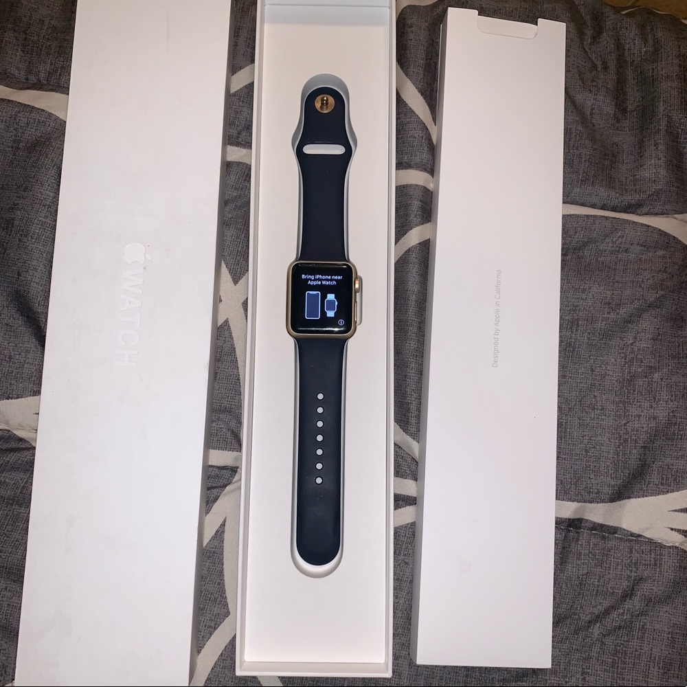 APPLE WATCH 38mm Series1 Gold w Navy Band&Charger